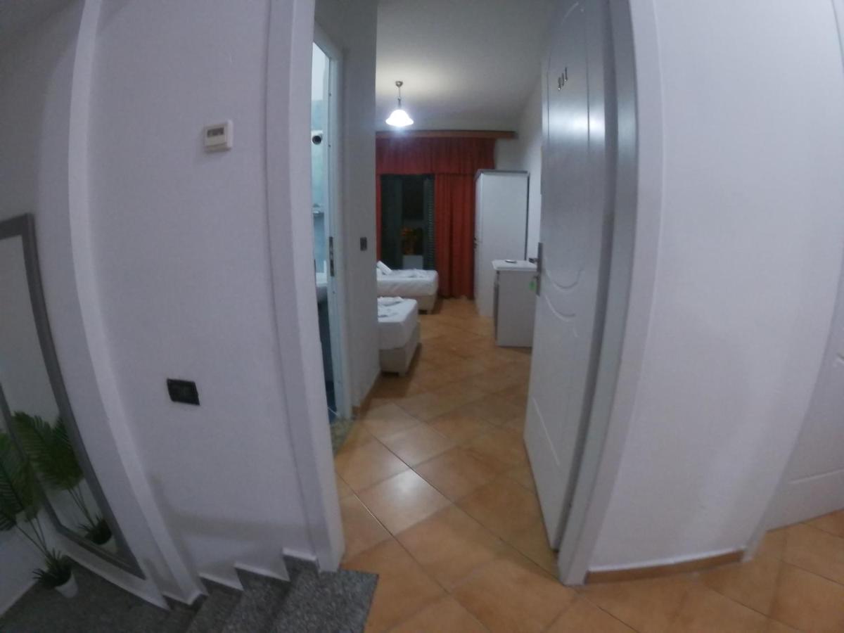 Kanina Hotel&Hostel Sarandë Exterior foto
